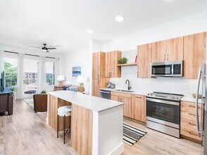 Building Photo - Modera Trinity