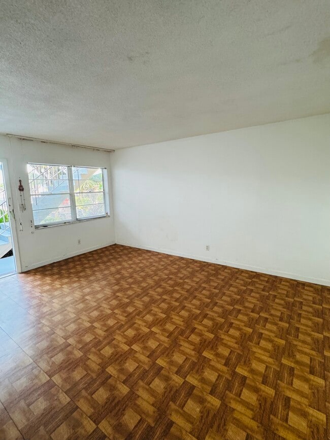 Foto del edificio - 606 S Center St