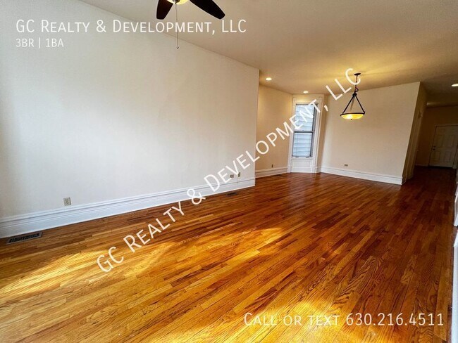 Building Photo - ***LAKEVIEW LOCATION / 3 BDRM - 1 BTH / AP...