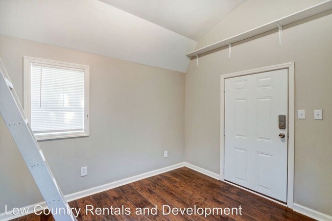 Building Photo - 1205 E 40th St