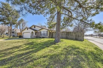 Building Photo - 2200 Sequoia Ln