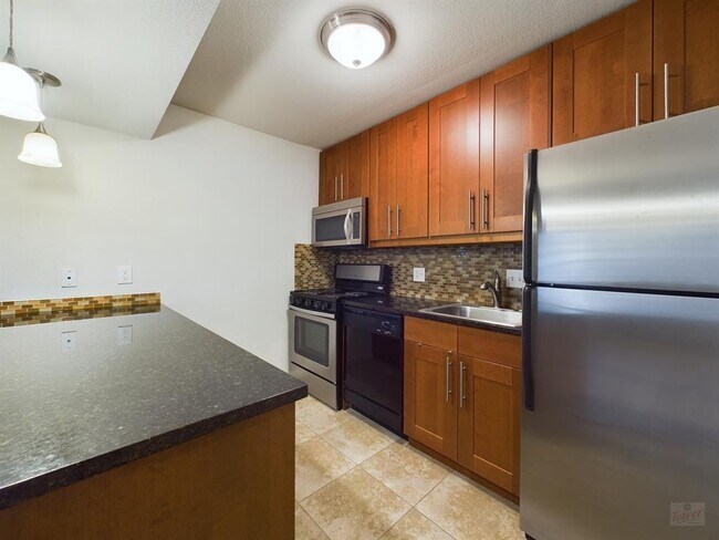 Foto del edificio - 7685 Northcross Dr