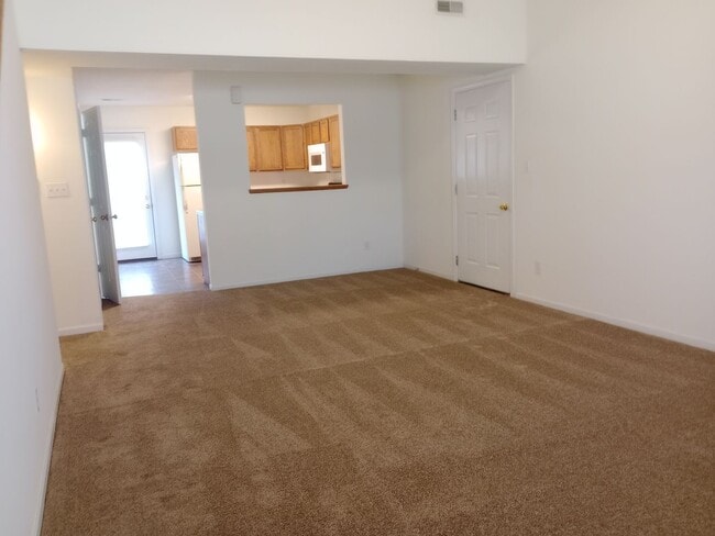 Building Photo - 1729-1731-1731 Louise Cir