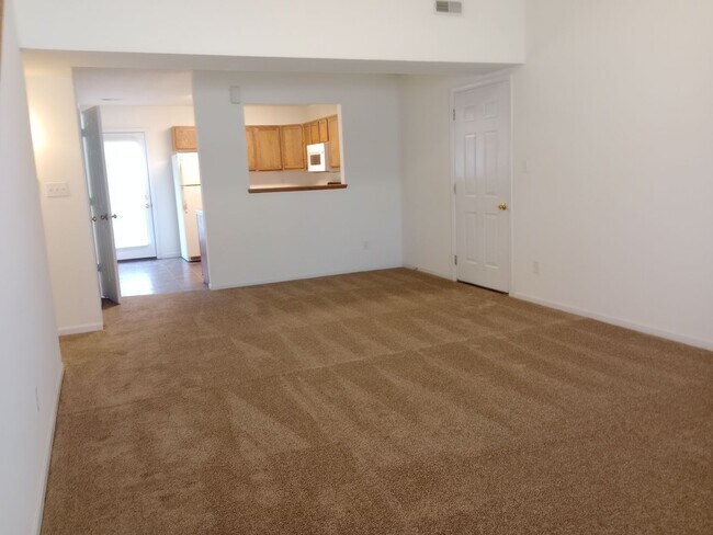 Foto del edificio - 1729-1731-1731 Louise Cir