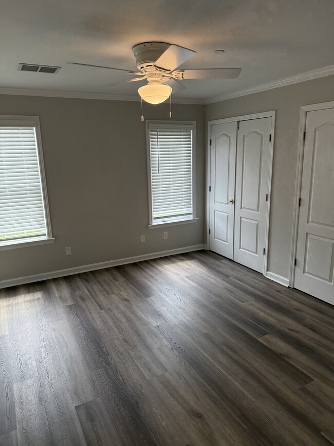 Foto del edificio - 102 Pine St