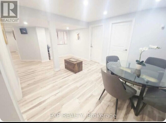 Photo du bâtiment - 267 Bethune Ave