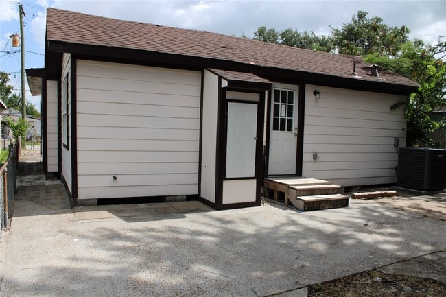 Building Photo - 7120 Avenue O