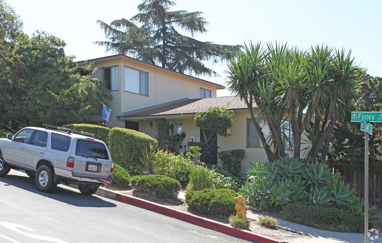 Primary Photo - 8353-8365 Finley Ave