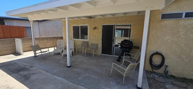 Building Photo - 2208 El Grande St