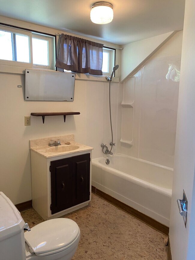 Foto del edificio - 410 South Ave E