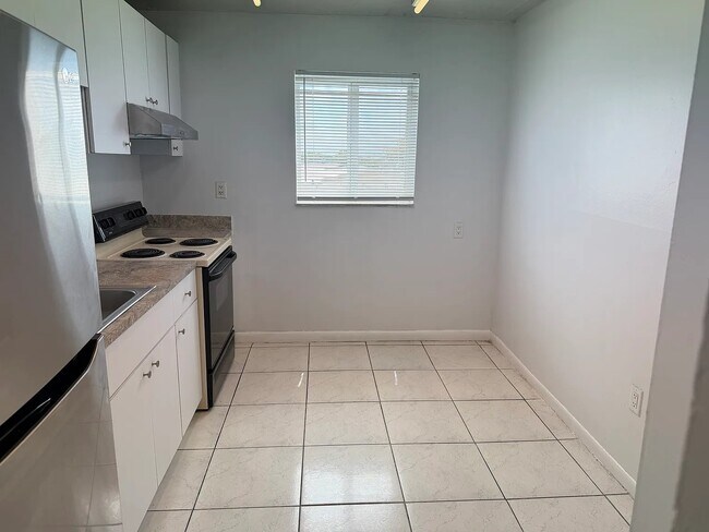 Foto del edificio - 525 NW 62 Ave
