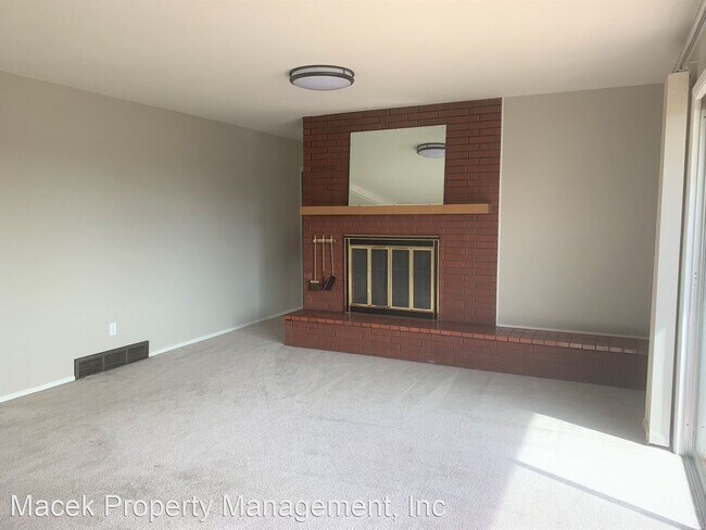 Foto del edificio - 3 br, 2 bath House - 153 Riverview Dr E