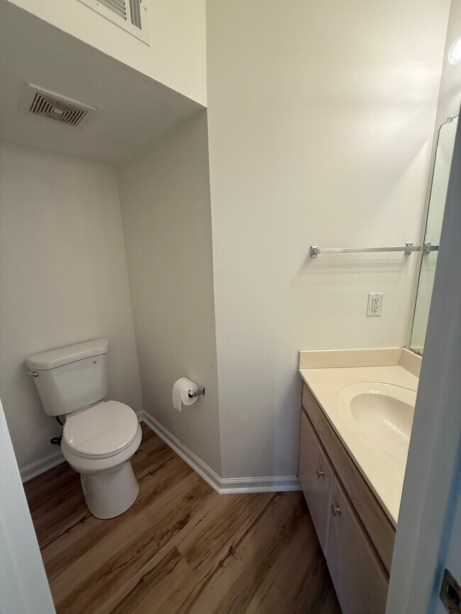 Foto del edificio - 2128 Candlebrook Ct