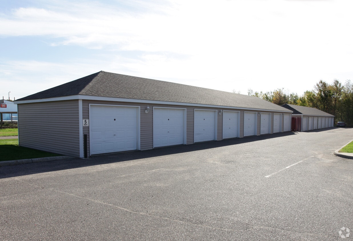 Meadow Creek Village Apartments in Foley, MN