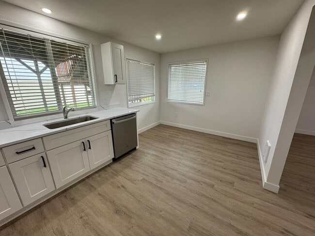 Building Photo - Welcome to your new home in Mount Vernon, ...