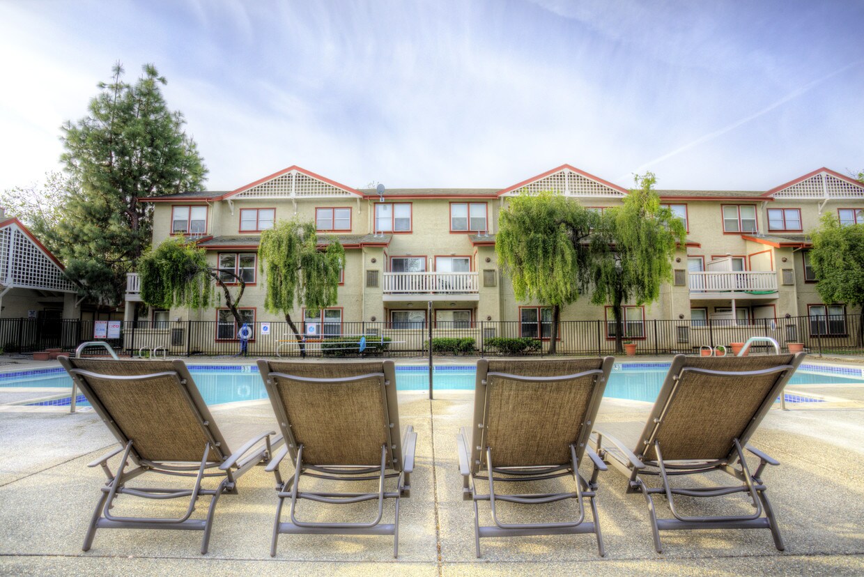 Greystone Apartments & Town Homes Apartments in Davis, CA