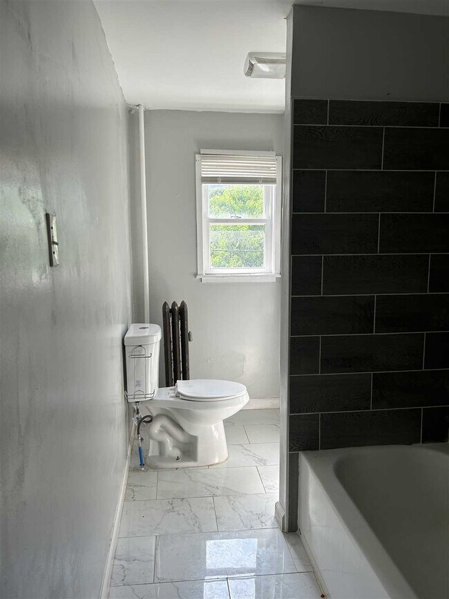 Foto del edificio - 61 S Hamilton St