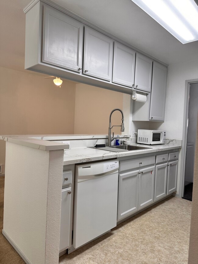 Kitchen - 669 Encore Way