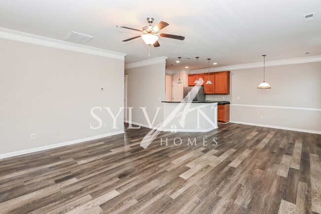 Foto del edificio - Lease today! No extra charge for contentme...