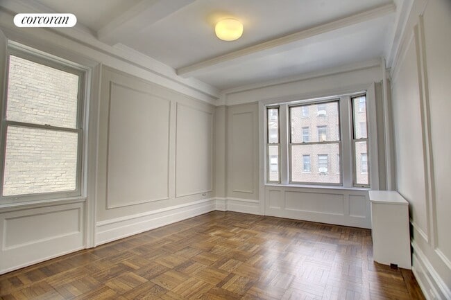 Building Photo - 250 W 104th St