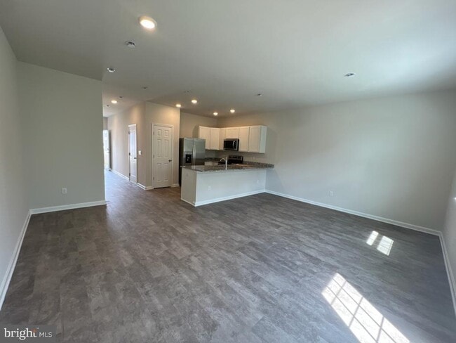 Building Photo - 258 Baker Dr