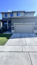 Building Photo - 5213 W Fortrose Dr