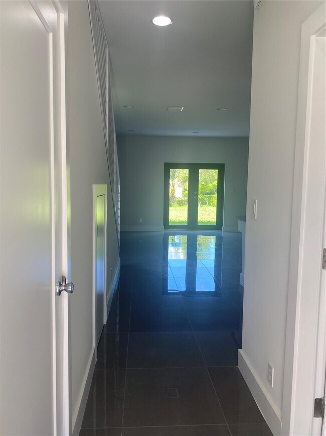 Foto del edificio - 5615 Polk St