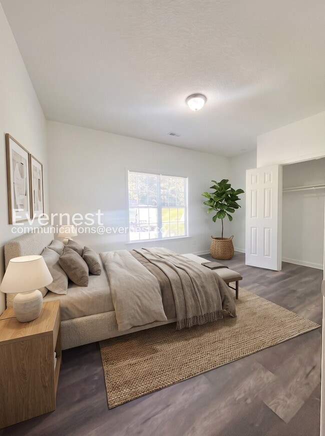 Foto del edificio - 3 Bed, 2 Bath Home with Off-Street Parking / Available Now!