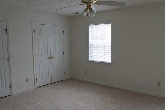 Building Photo - 141 Hawksworth Pl