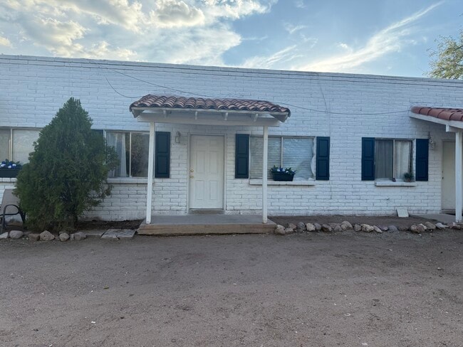 Building Photo - 450 Via Lechuza