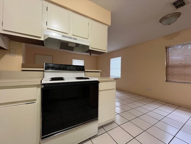 Foto del edificio - 2 bed/2 bath in Lakeland!