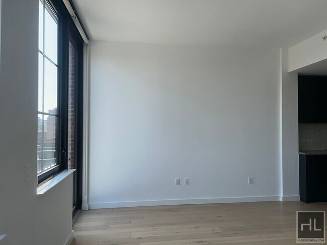 Foto del edificio - NORTHERN BOULEVARD