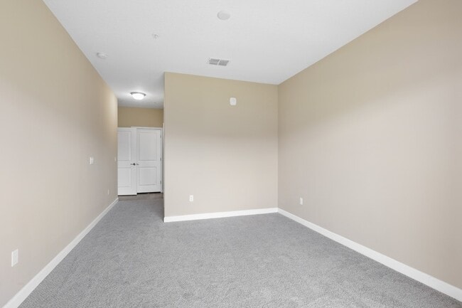 Interior Photo - Lantower Grande Pines