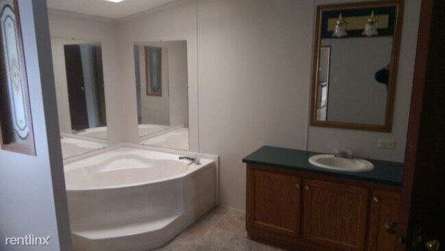 Building Photo - 3 br, 2 bath Mobile Home - 591 Ridge Row Dr