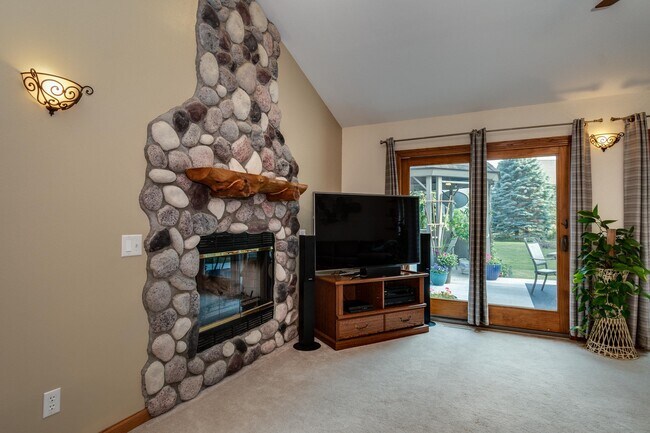 Foto del edificio - 5221 Co Hwy CC