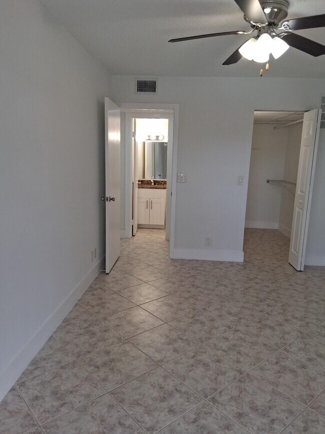 Building Photo - 2100 Springdale Blvd