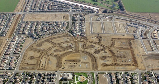 Foto aérea - Waterford Village at Vanden Meadows