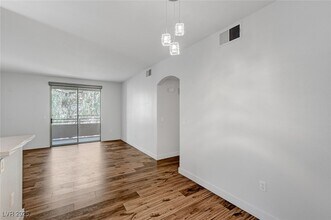 Building Photo - 75 N Valle Verde Dr