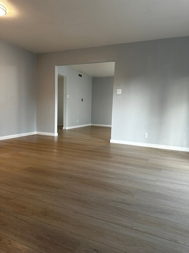 Foto del edificio - 1600 60th Ave