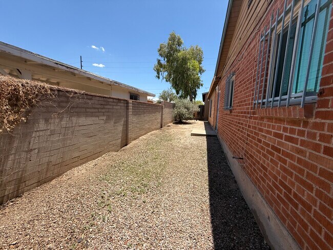 Foto del edificio - 1328 E Lee St