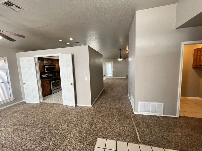 Foto del edificio - $500 OFF FIRST MONTHS RENT | Welcome to Pa...