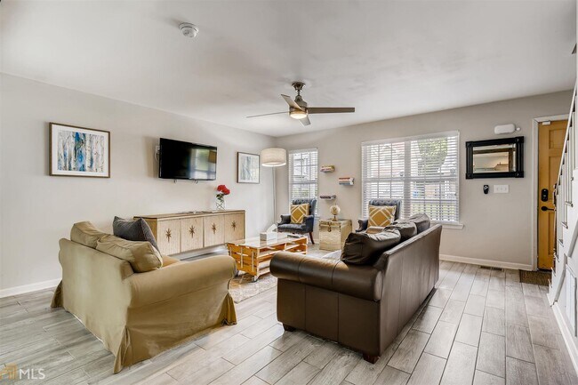 Foto del edificio - 218 Maple St NW