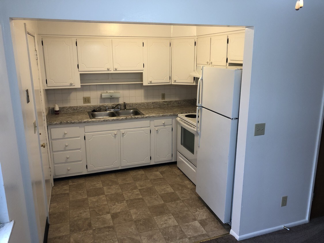 Kitchen - 2953 Columbus St