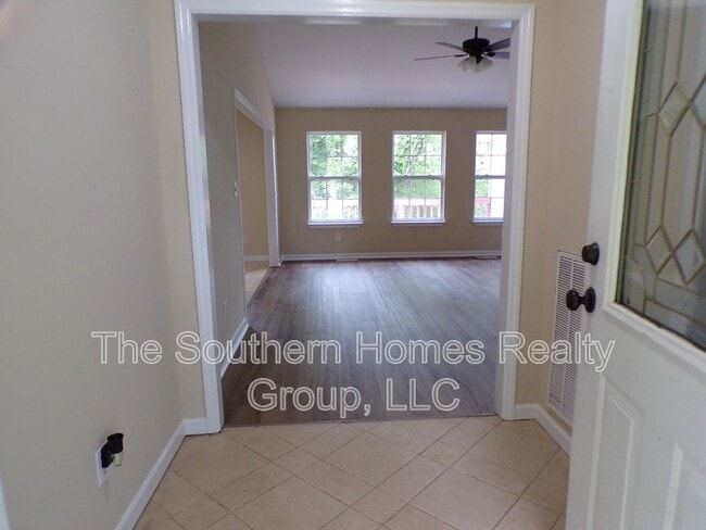 Building Photo - 1425 Hammerhill Rd