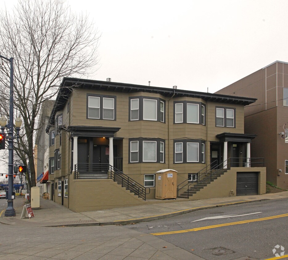 Primary Photo - 1731-1737 SW Taylor St
