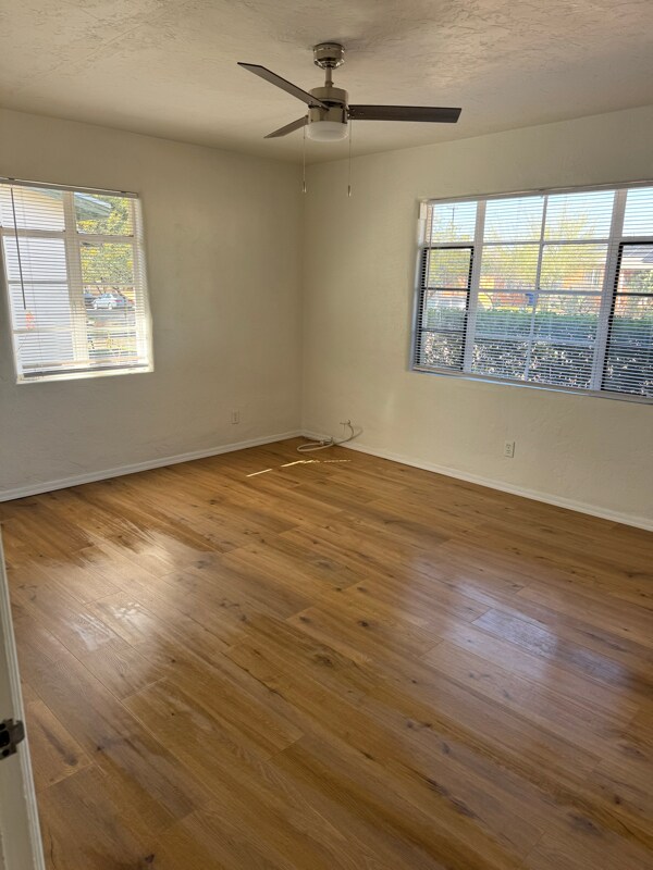 Foto del edificio - 1540 E Miles St