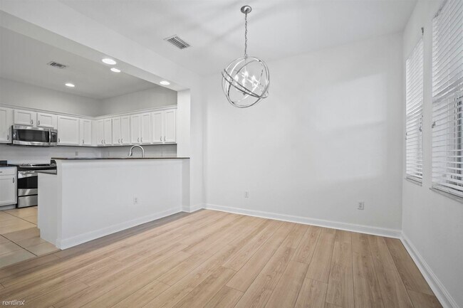 Foto del edificio - 3 br, 2.5 bath House - 990 Millbrae Ct Unit 2