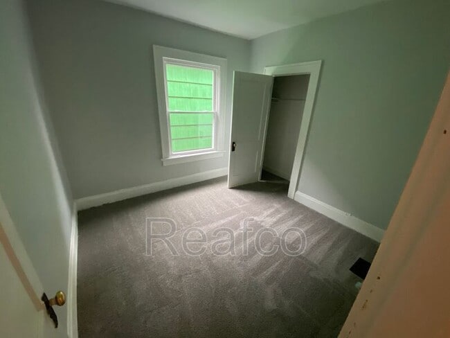 Foto del edificio - 671 E 5th Ave