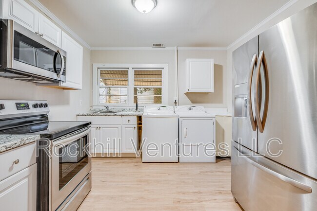 Foto del edificio - 1123 E 70th St