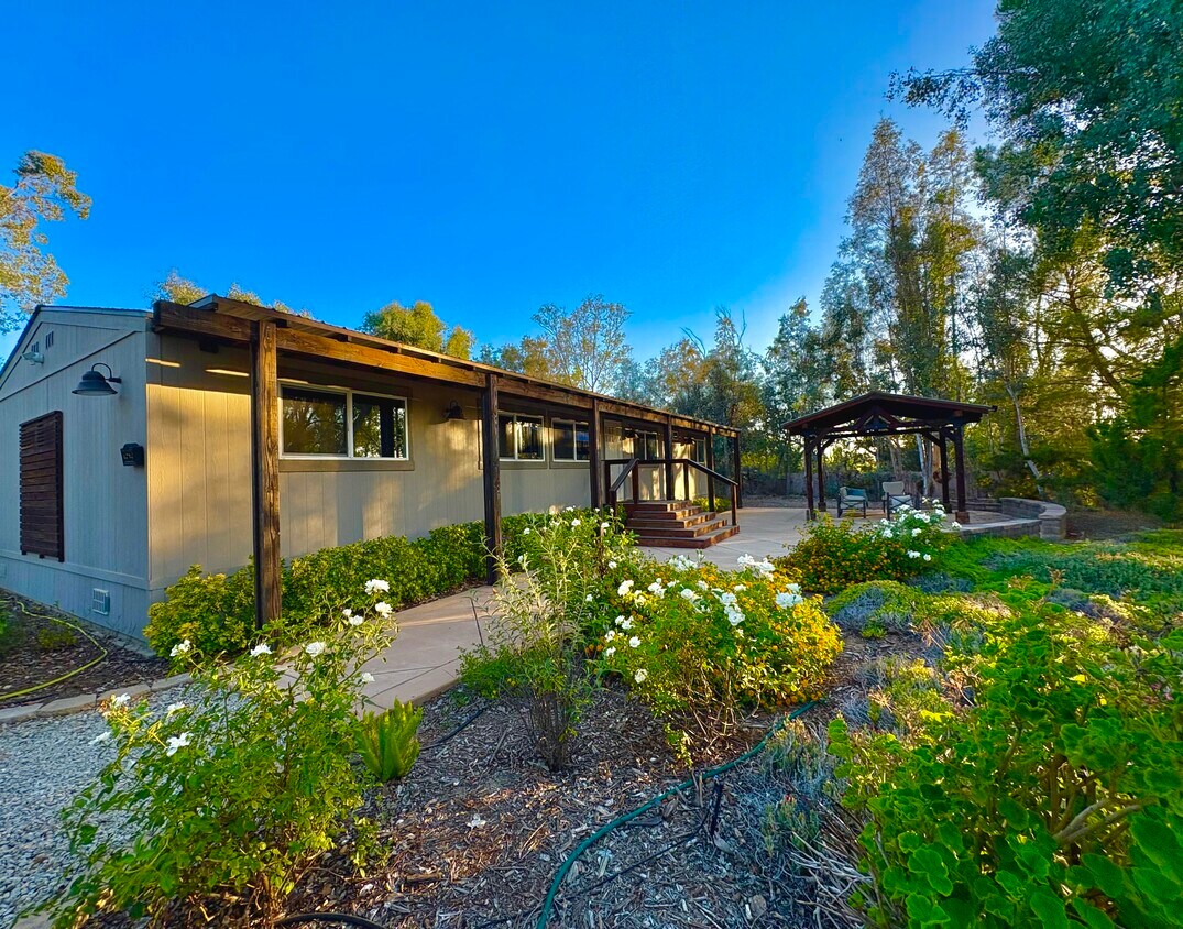 Foto principal - 35635 Glenoaks Rd